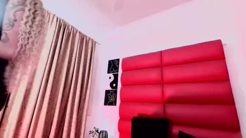 OliviaMonroe online show from December 2025 08:49:02 PM