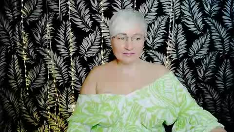 Snapshot of oliviaoskar_ chatting on July 2026 10:17:02 AM Kelly online show from July 2026 10:17:02 AM