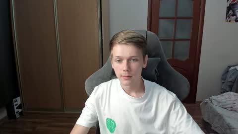 Oliver and Mira online show from October 2025 08:44:01 PM