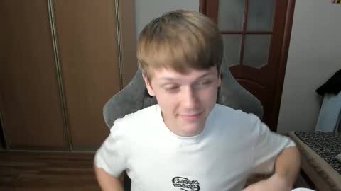 Oliver and Mira online show from November 2025 10:10:01 PM