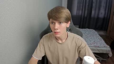 Oliver and Mira online show from March 2026 01:18:02 PM