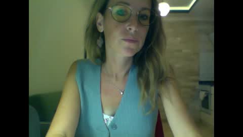 Snapshot of olyra11 chatting on October 2025 08:40:02 PM olyra11 online show from October 2025 08:40:02 PM