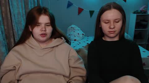  MellY  online show from December 2024 04:51:01 PM