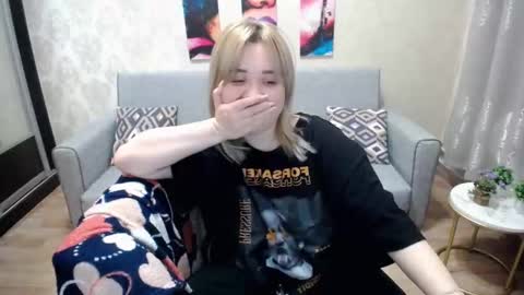 Snapshot of omg_itsperfect chatting on October 2025 10:51:01 PM Fina online show from October 2025 10:51:01 PM