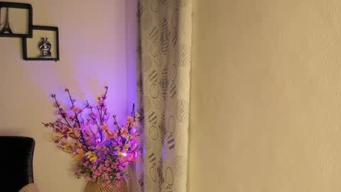 Snapshot of on_tefa chatting on January 2025 03:43:01 AM Violette online show from January 2025 03:43:01 AM