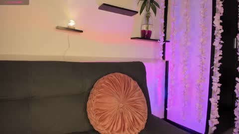 Snapshot of on_tefa chatting on January 2025 10:28:02 PM Violette online show from January 2025 10:28:02 PM