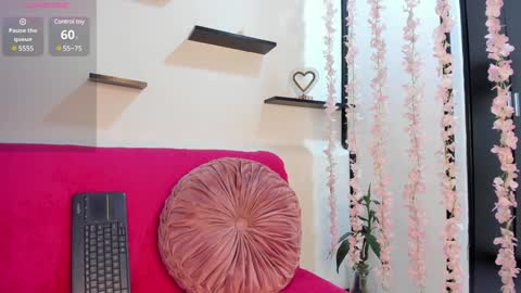 Snapshot of on_tefa chatting on January 2025 09:40:01 PM Violette online show from January 2025 09:40:01 PM