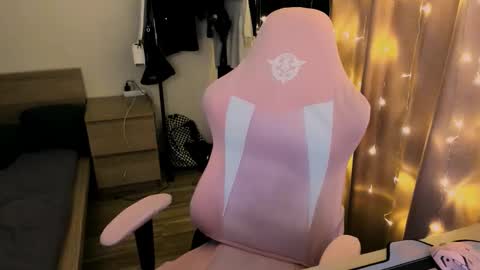 on_yxxx online show from October 2025 09:34:01 PM