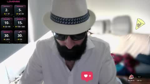 ona nisme online show from November 2025 01:43:01 PM