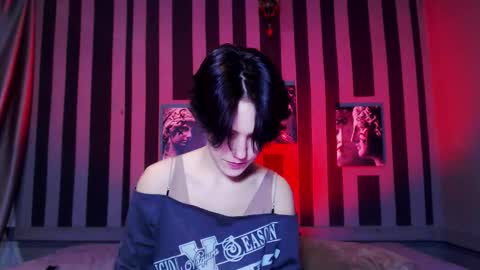 onaloon online show from December 2025 01:54:01 AM