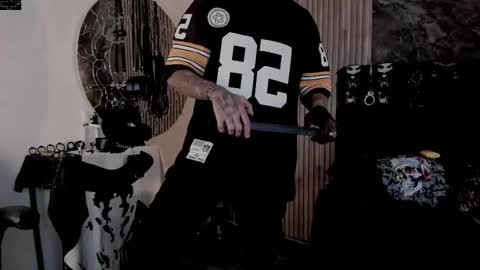     ... online show from November 2025 04:01:02 AM