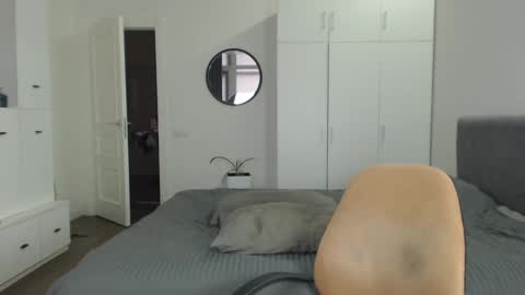 onebestlover online show from February 2025 11:34:02 AM