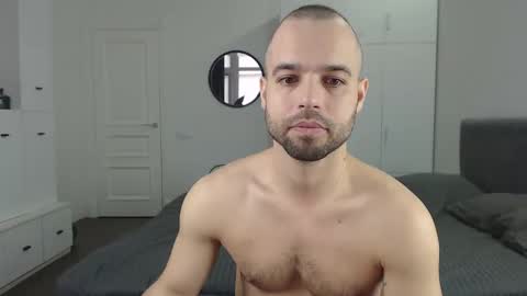 onebestlover online show from February 2025 08:38:01 AM