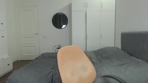 onebestlover online show from February 2025 02:38:01 PM