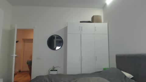 onebestlover online show from February 2025 03:15:02 PM