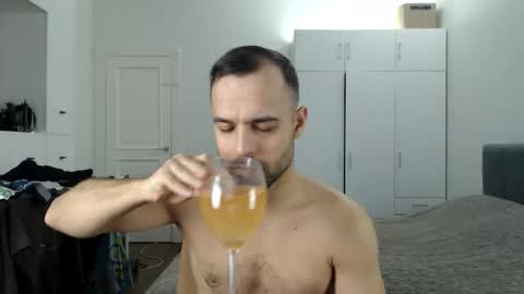 onebestlover online show from March 2026 09:04:02 AM