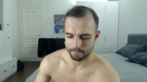 onebestlover online show from May 2026 06:09:01 PM