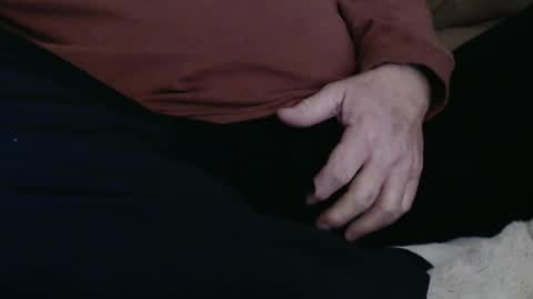 Snapshot of onehanglow chatting on January 2025 08:26:02 PM Butch online show from January 2025 08:26:02 PM