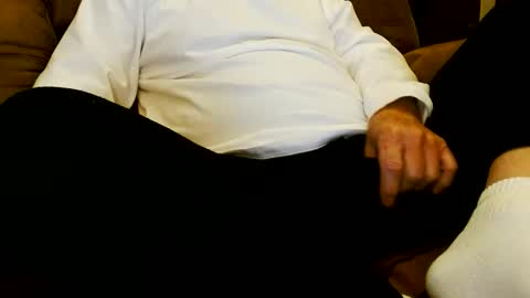 Snapshot of onehanglow chatting on November 2025 02:57:02 AM Butch online show from November 2025 02:57:02 AM