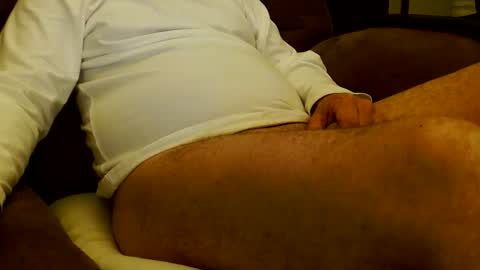 Snapshot of onehanglow chatting on February 2026 02:04:02 AM Butch online show from February 2026 02:04:02 AM