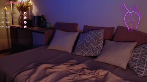  ONLINE   online show from January 2025 03:20:01 AM