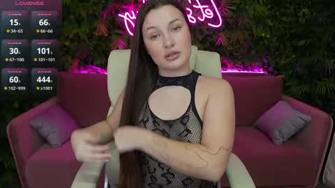 L A Y A online show from February 2025 02:32:02 AM