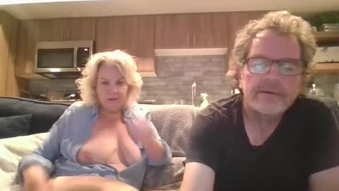 couple mature milf bigboobs curvy mommydaddy online show from January 2025 04:33:02 AM