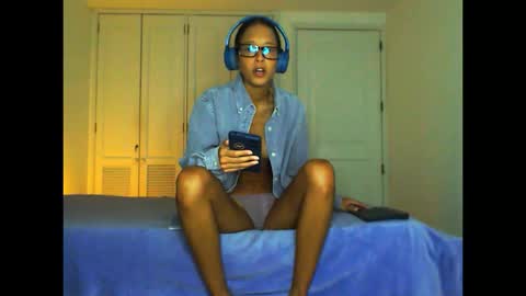 Snapshot of onlybecca chatting on March 2026 03:41:02 AM Only Becca online show from March 2026 03:41:02 AM