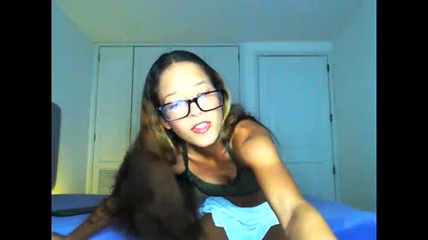 Snapshot of onlybecca chatting on March 2026 05:52:01 AM Only Becca online show from March 2026 05:52:01 AM