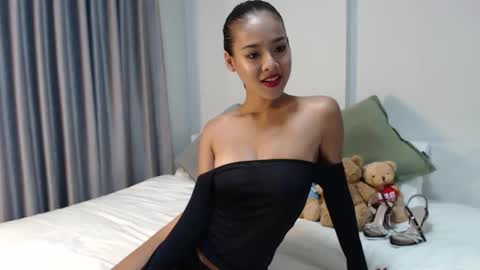 Lily Peach  -   online show from February 2025 01:02:02 AM