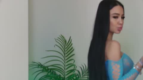 Xandra online show from February 2025 01:17:02 PM