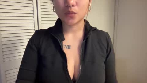 Miss Girly online show from September 2025 08:14:02 AM