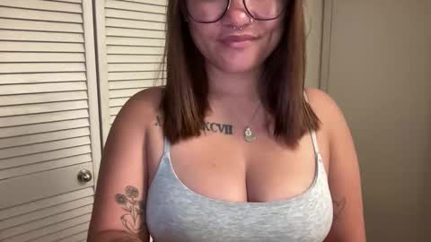 Miss Girly online show from November 2025 07:06:02 AM