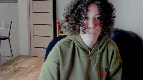 Snapshot of oops_britney chatting on February 2026 12:18:02 AM Britney online show from February 2026 12:18:02 AM