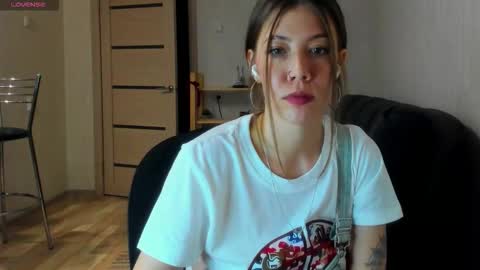 Snapshot of oops_britney chatting on February 2026 04:24:02 PM Britney online show from February 2026 04:24:02 PM