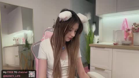 Snapshot of oops_my_english chatting on April 2026 07:29:02 PM Nancy online show from April 2026 07:29:02 PM