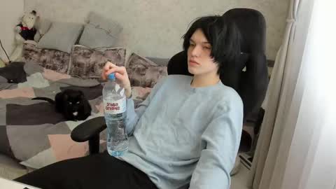 Bella and John online show from February 2026 10:40:01 AM