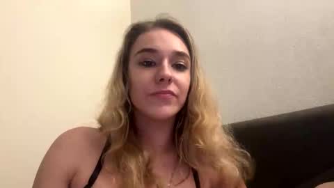 Snapshot of oral_official19 chatting on January 2026 10:39:01 AM oral_official19 online show from January 2026 10:39:01 AM