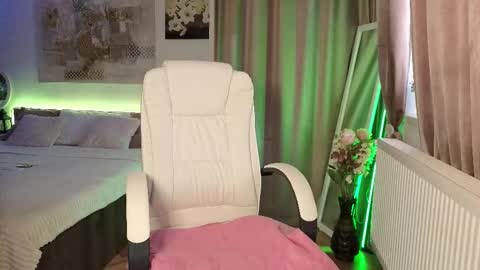 Eve Voss online show from December 2025 09:51:01 AM