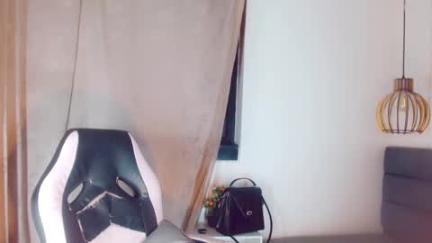 Oriana braom online show from February 2025 09:50:02 AM