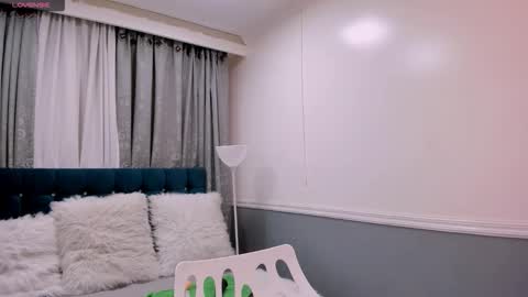 Oriana  online show from October 2025 11:33:02 AM