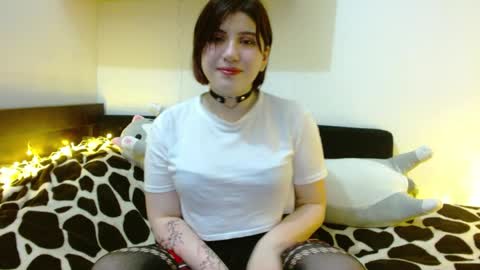 Snapshot of oriana_secret chatting on May 2026 08:11:01 AM Oriana online show from May 2026 08:11:01 AM