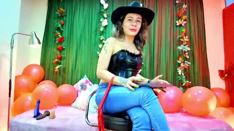 Oriana online show from February 2025 11:15:01 PM