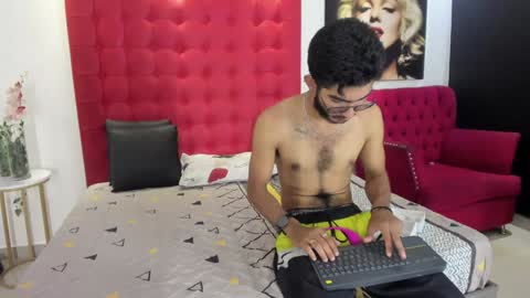 orion y perla online show from February 2025 10:09:01 PM