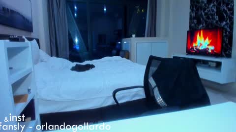 Fansly and Instagram -  online show from January 2025 01:25:02 PM