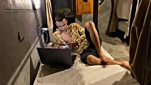 Fansly and Instagram -  online show from November 2025 08:46:01 AM