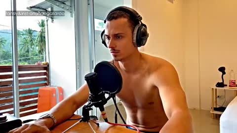 Fansly and Instagram -  online show from November 2025 10:26:01 AM