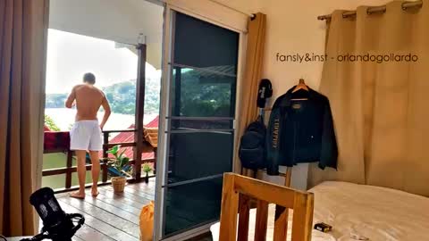 Fansly and Instagram -  online show from December 2025 07:03:01 AM