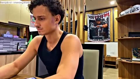 Snapshot of orlando__bloom chatting on June 2026 02:33:01 PM Fansly and Instagram - online show from June 2026 02:33:01 PM
