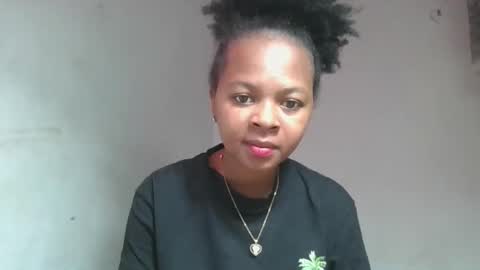 ornellahhh online show from October 2025 11:39:01 AM